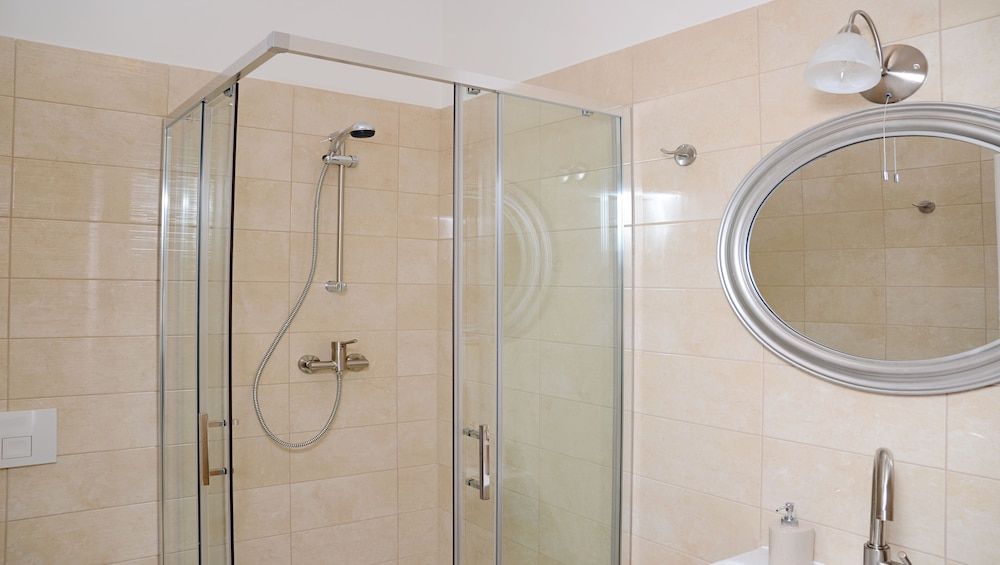 Flowers Zagreb Downtown Quadruple Room 8