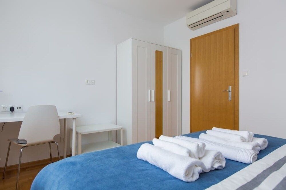 Paw Rooms Deluxe Double Room, Shared Bathroom (1) 8