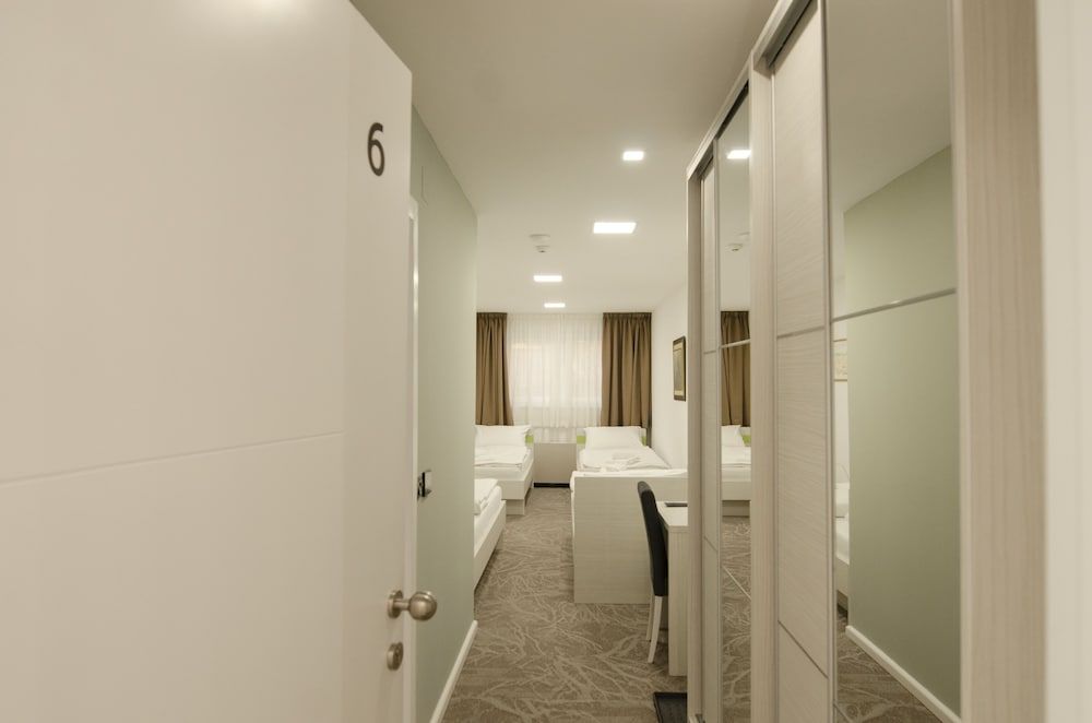 undefined Hostel Green 5