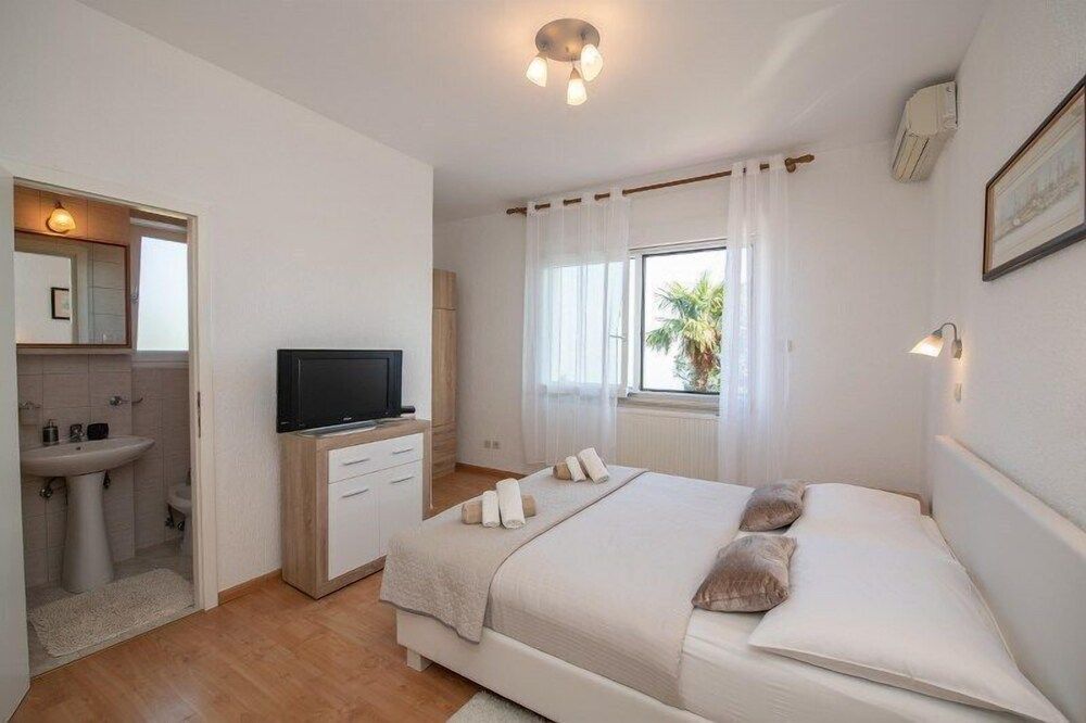 Apartment, 3 Bedrooms (Mia)