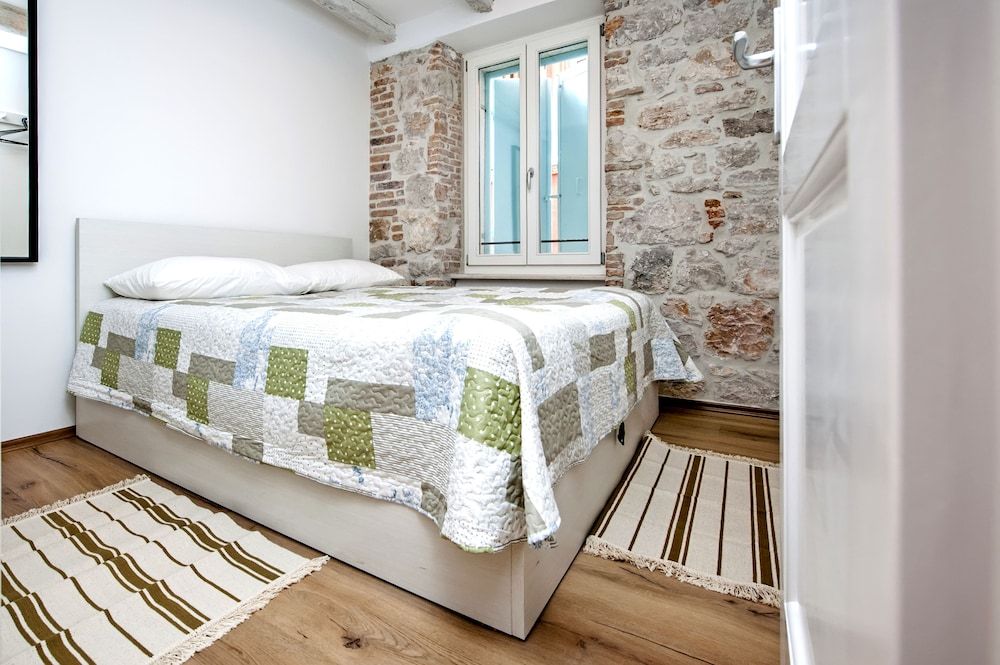 City Apartment, 2 Bedrooms, Kitchen (Rosemary)
