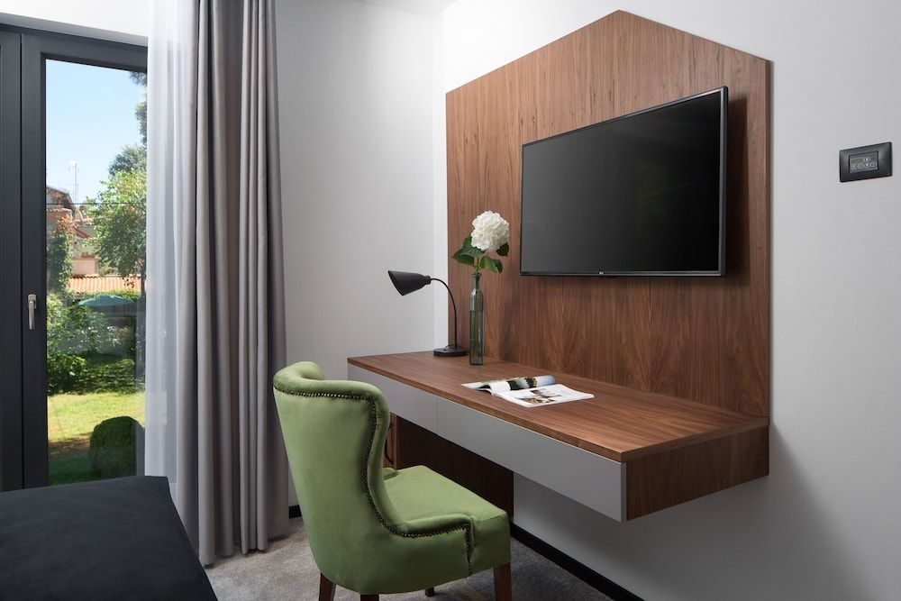 Hotel Delfin Deluxe Double Room, 1 King Bed 5