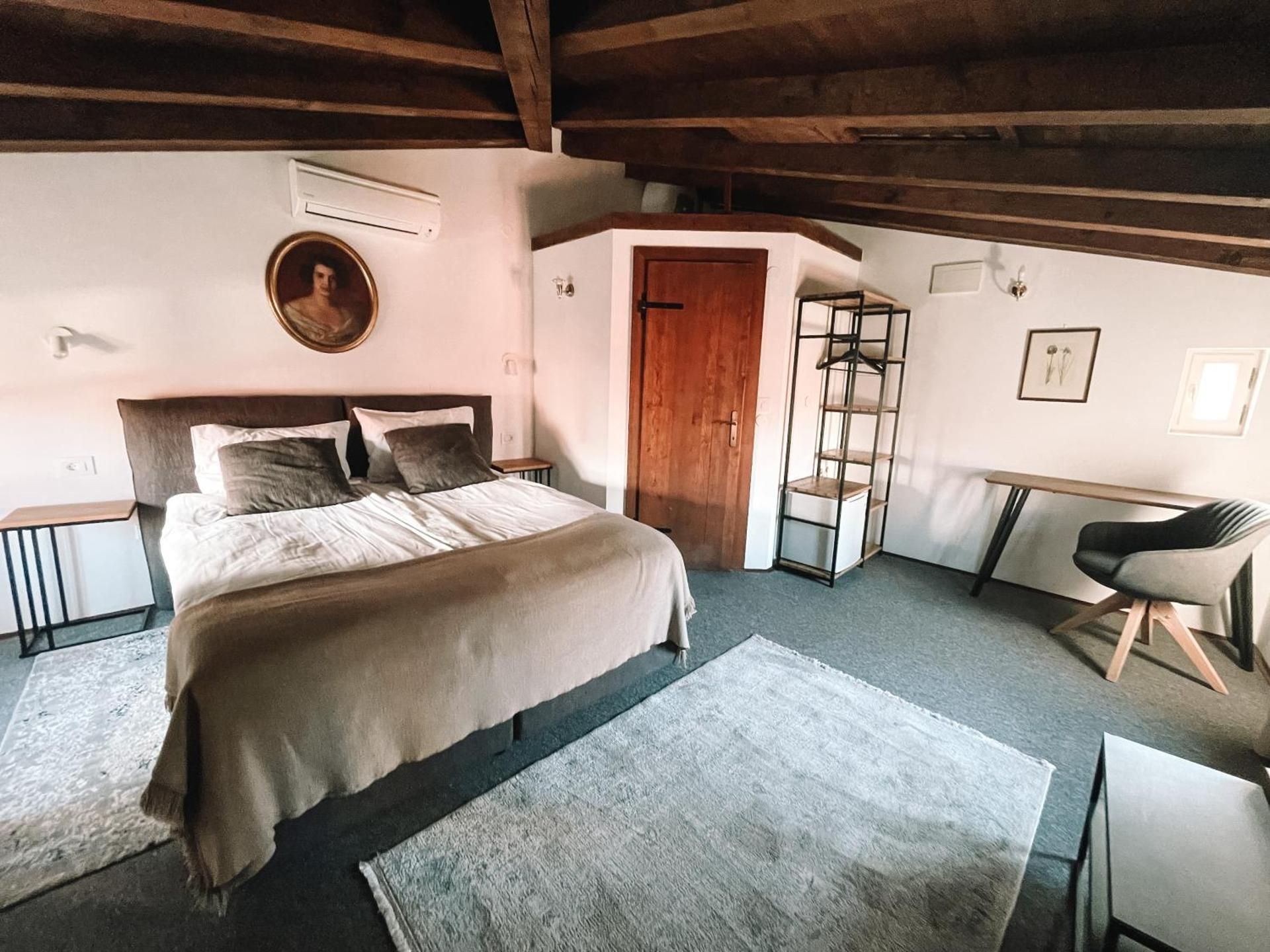 Double Room - Cronche Street - Annex Building