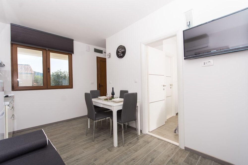 Villa LA Apartment (Comfort 1 Bedroom Apt with Terrace) 33