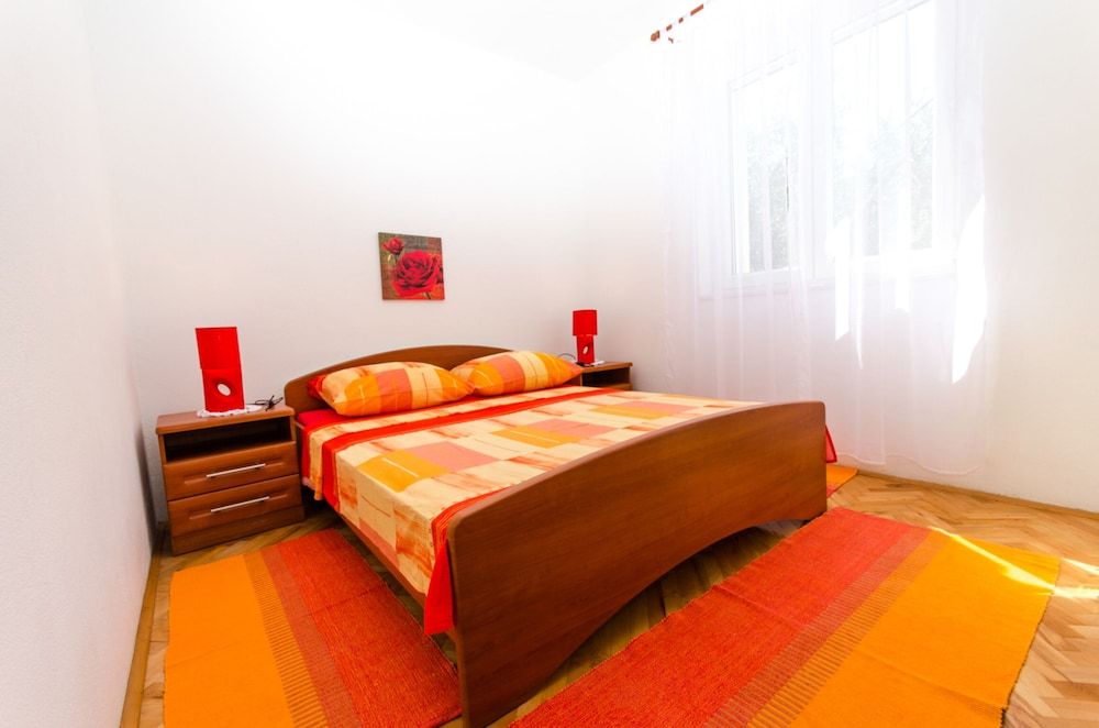 Apartment (Two Bedroom Apartment with Terrace)