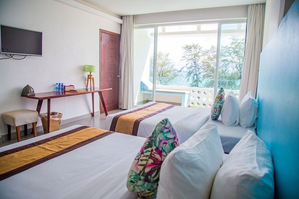 Naiya Sea Resort Deluxe Twin Room, Balcony, Sea View 4