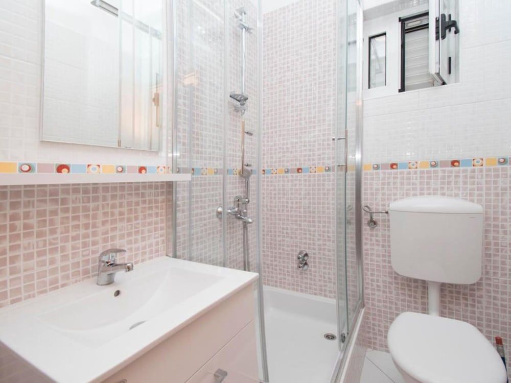 Apartments Antonio Apartment (Comfort One-Bedroom Apartment with Ba) 4