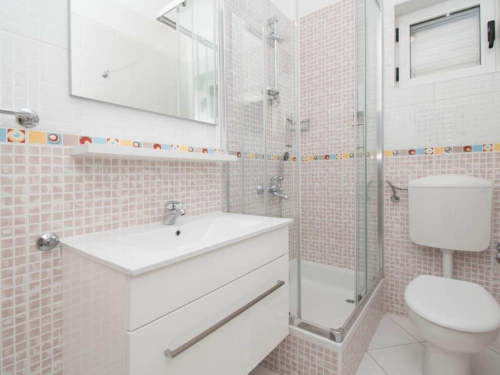 Apartments Antonio Apartment (Comfort One-Bedroom Apartment with Ba) 5