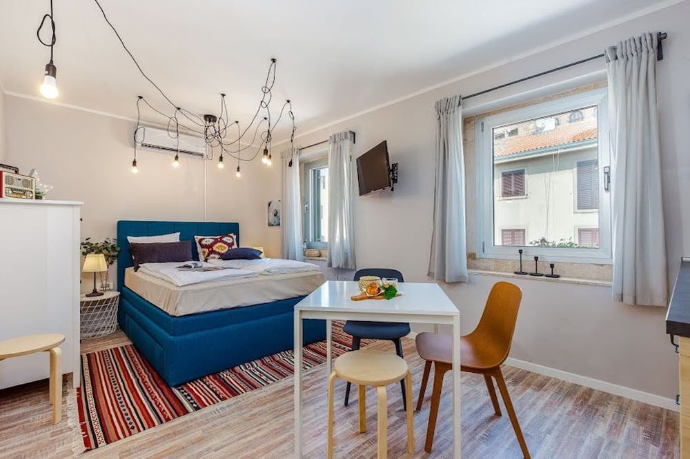 Design Studio, 1 Double Bed, City View (Leon)