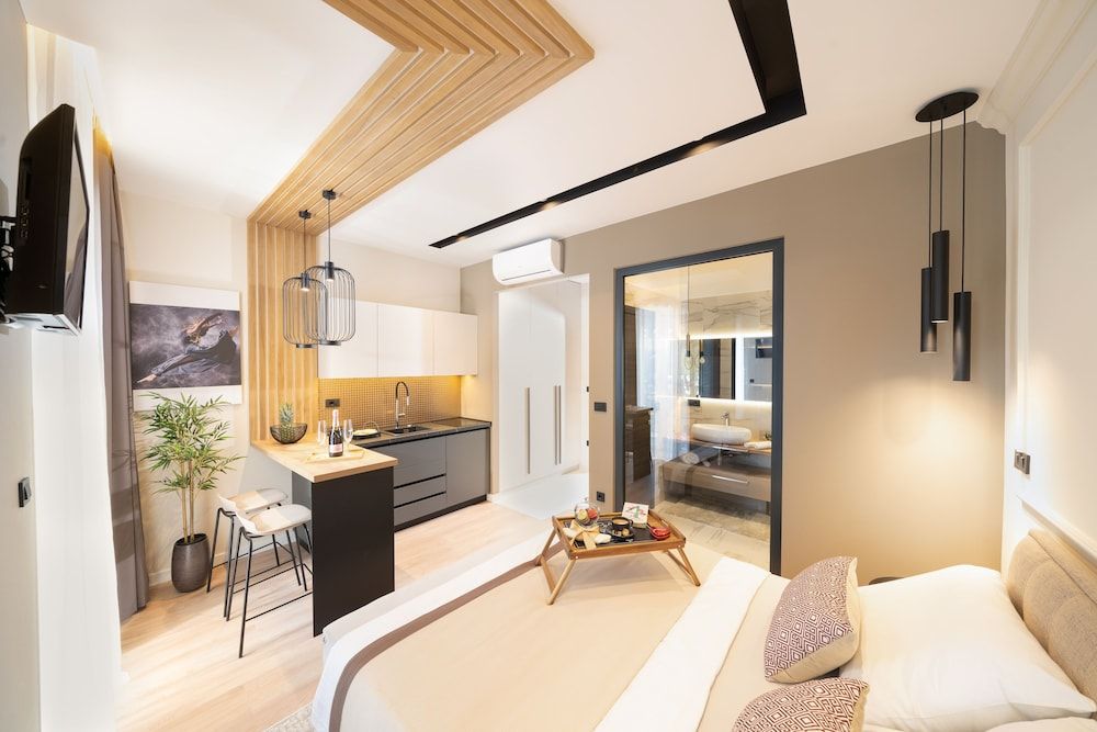 Deluxe Studio Suite