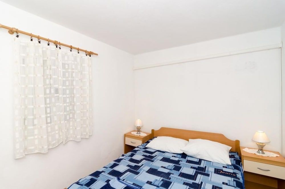 Apartment (One-Bedroom Apartment with Sea View 3)