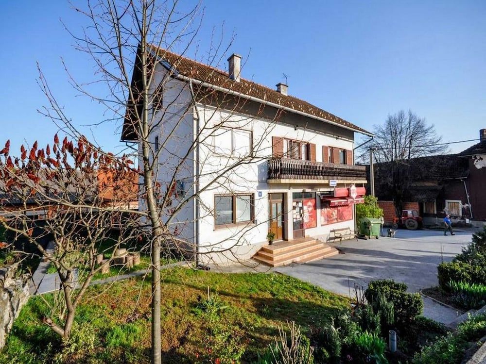 Apartment (One Bedroom Apartment with Balcony)