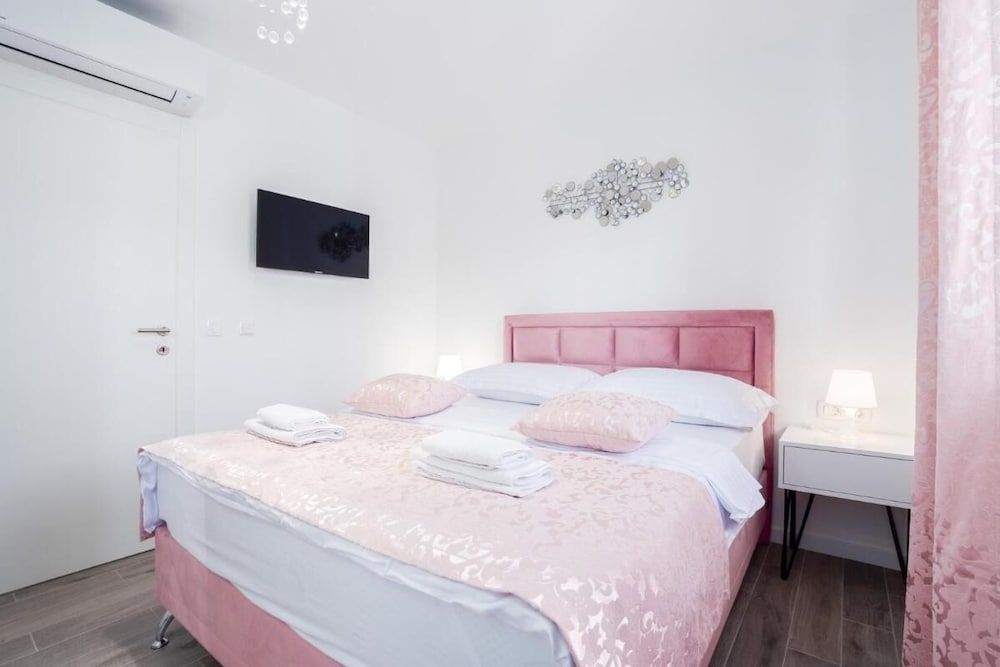 Apartment, 2 Bedrooms, Balcony, City View