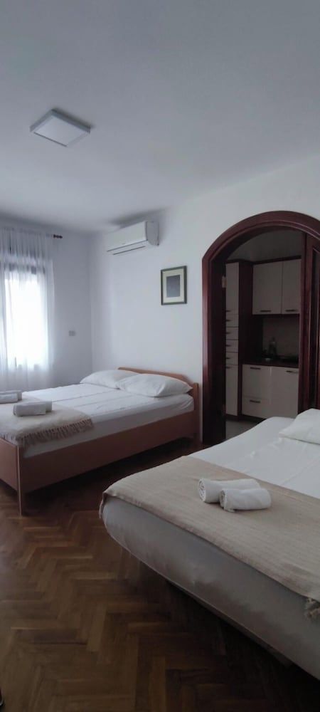 Apartments Mara
