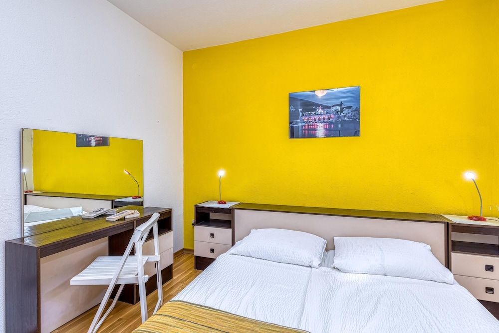 Family House, 4 Bedrooms (Sea View Home Marianne 200m from sea)
