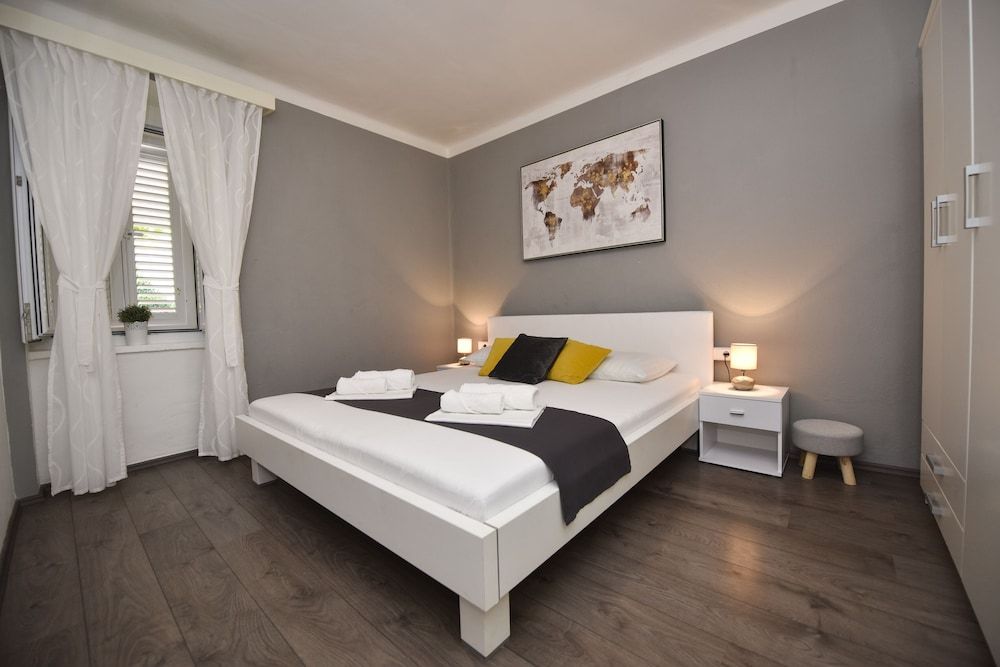 City House, 3 Bedrooms, Terrace (Private Garden)