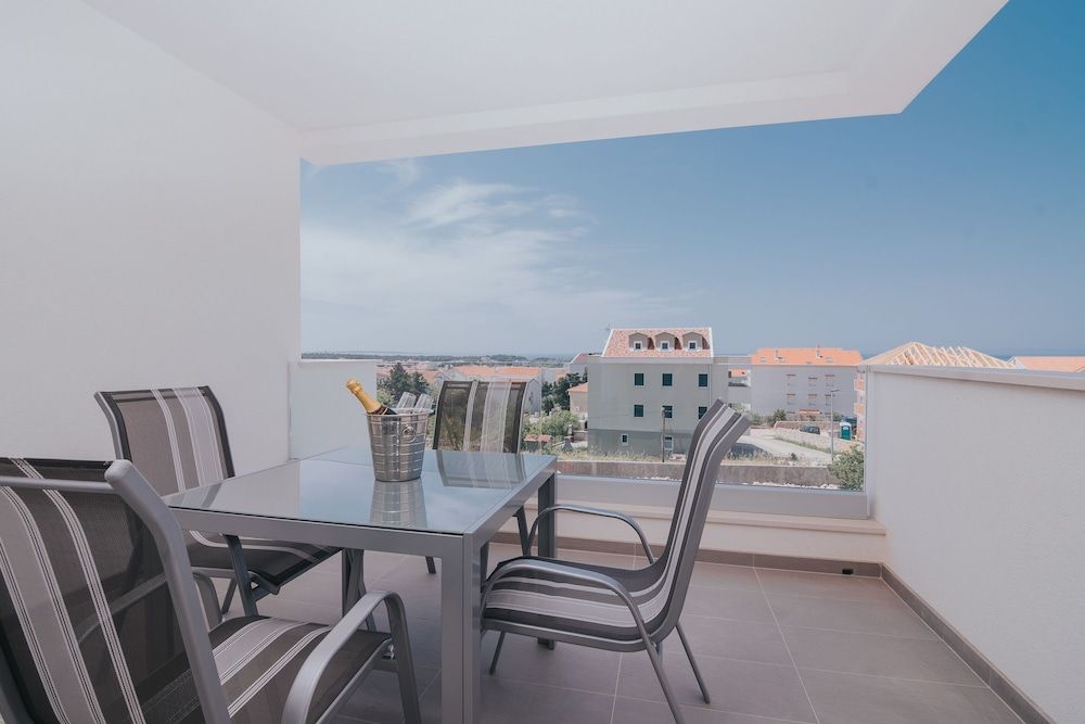 Deluxe Apartment, 1 Bedroom, Terrace (B4)