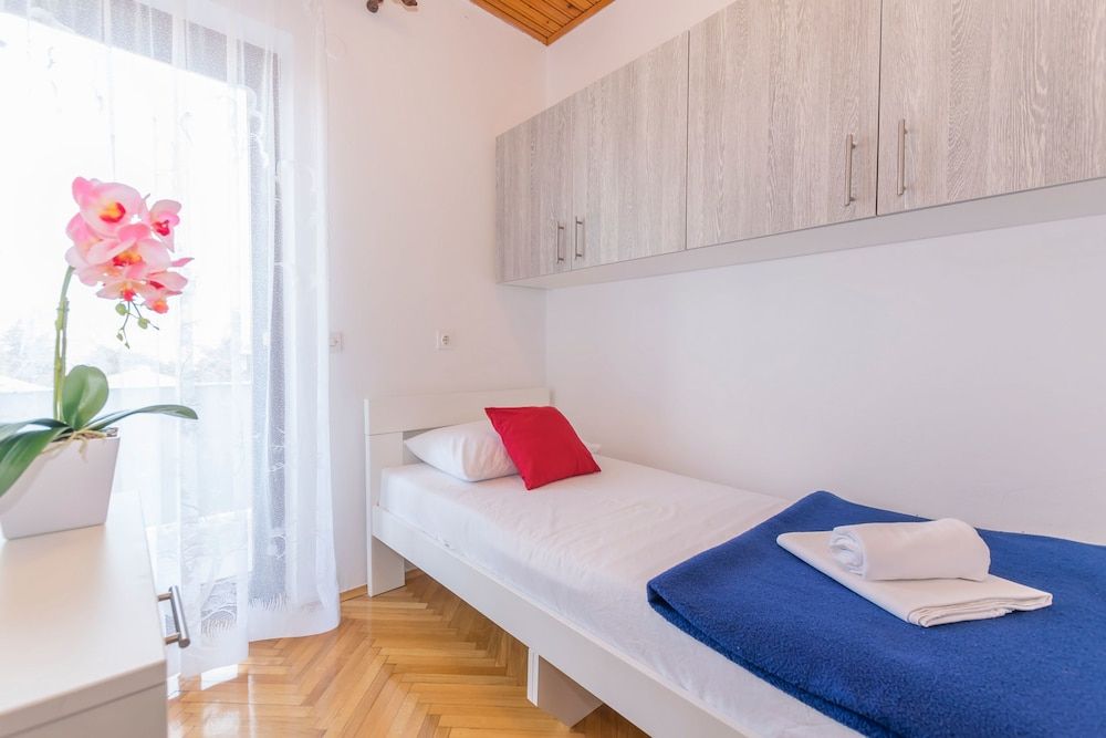 Apartment (A9)