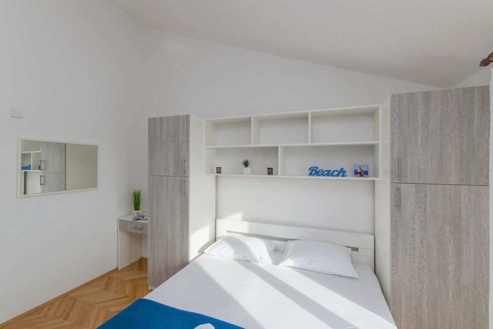Apartment (A10)