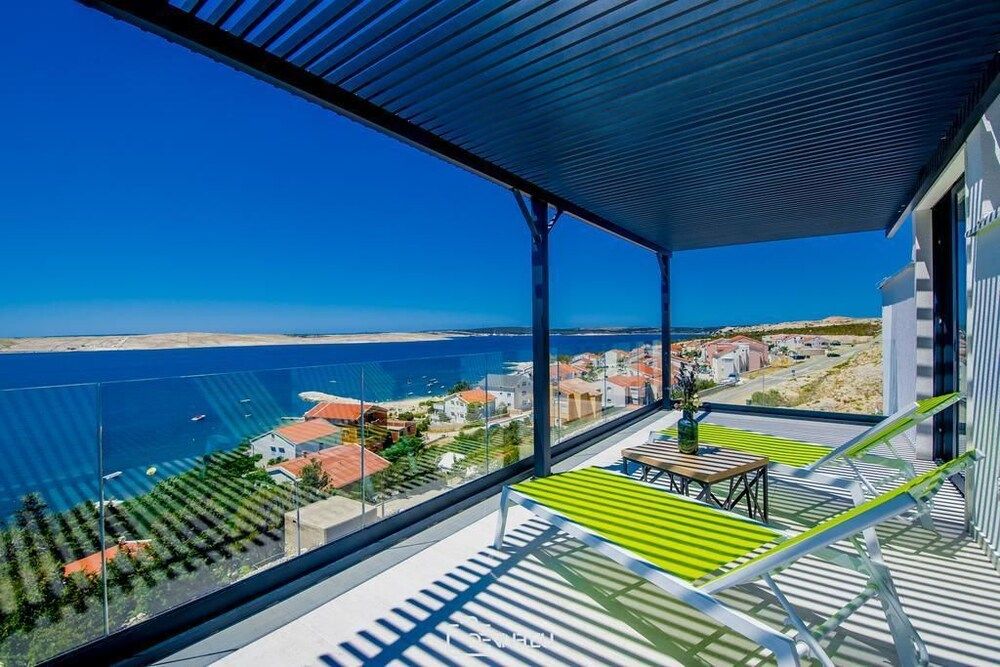 Superior Apartment, 4 Bedrooms, Hot Tub, Sea View