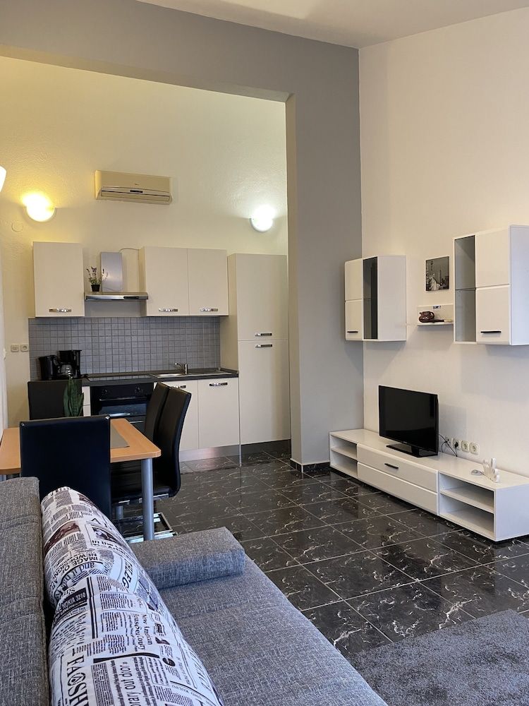 Comfort Apartment, Partial Sea View