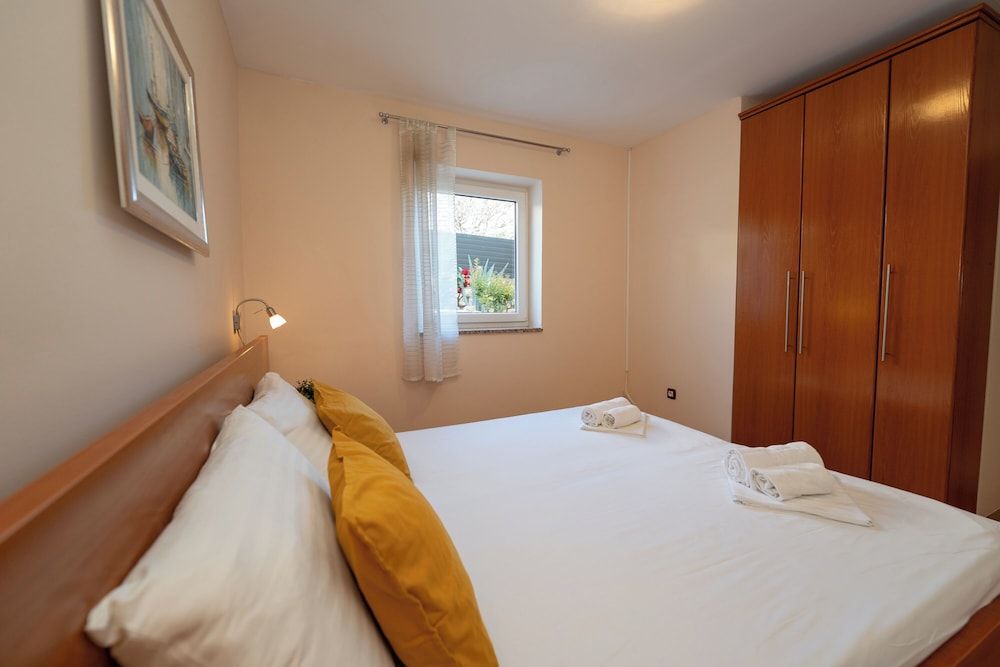 Apartment, 3 Bedrooms, Terrace, Sea View