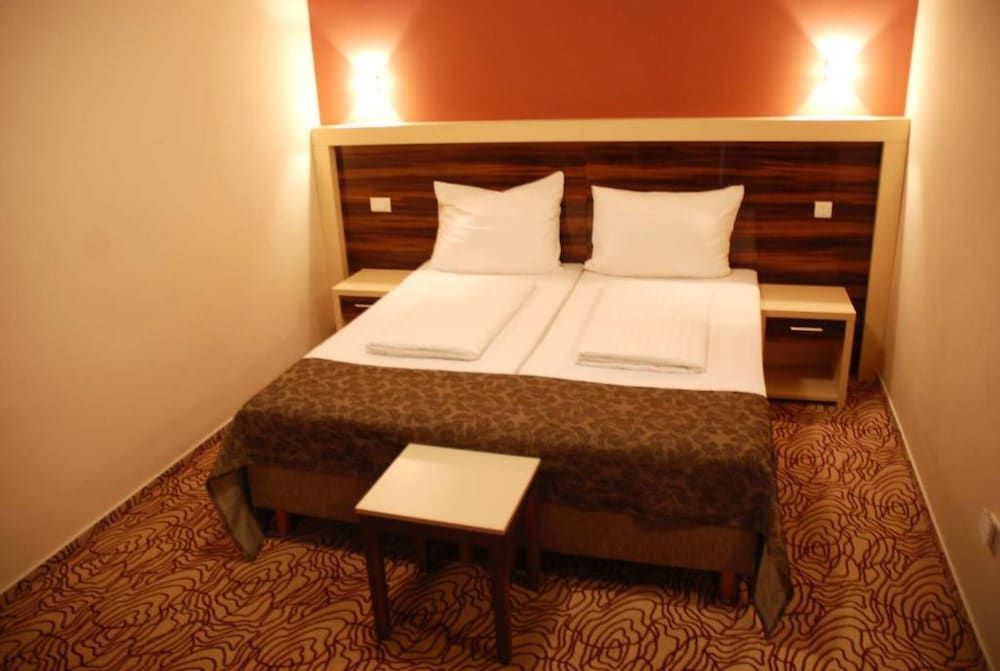 Premium Suite, 2 Bedrooms, Private Bathroom, Courtyard View