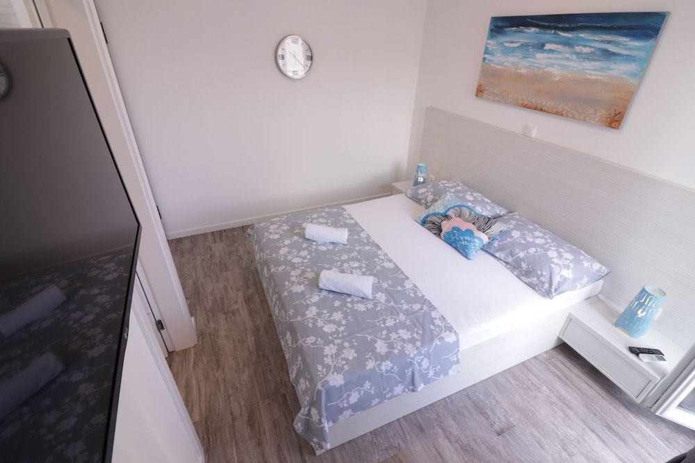 Standard Double Room, Non Smoking, Pool Access