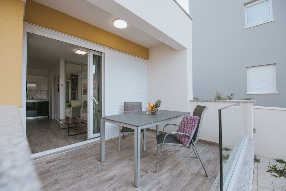 Deluxe Studio, Non Smoking, Pool Access