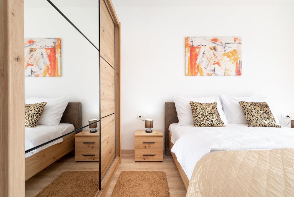 Apartment (One-Bedroom Apartment with Terrace an)