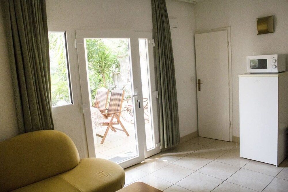 Apartment (A)