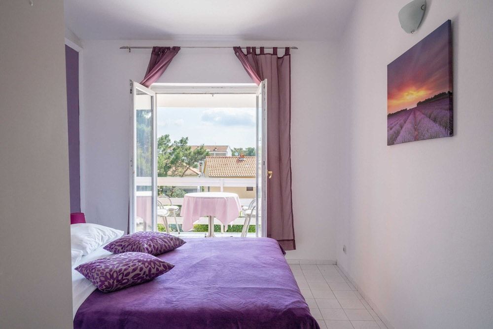 Apartment (1 Bedroom Apt with Balcony - Lavander)