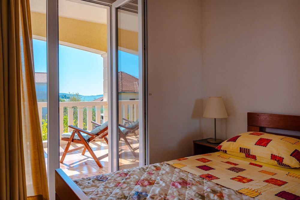 Apartment (Two Bedroom Apartment with Balcony)