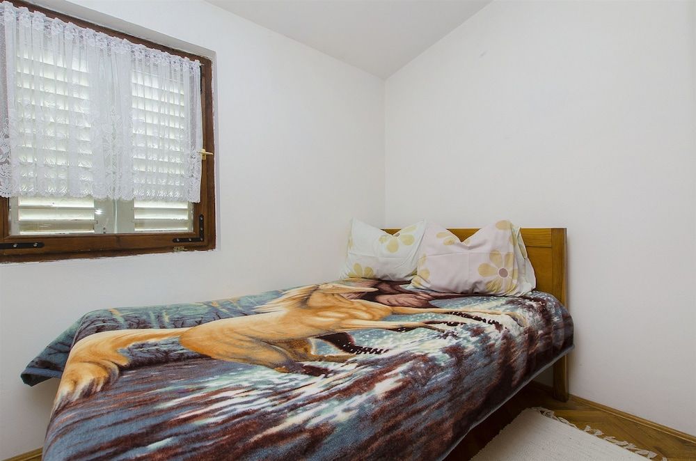 Apartment (A2)