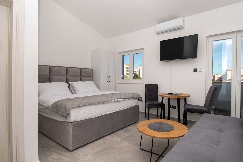 Apartment (A4)