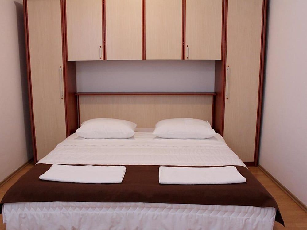 Studio (3 Adults)