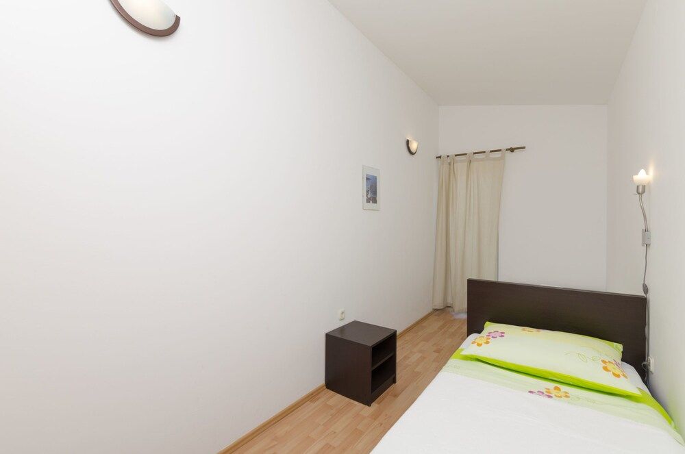 Apartment (A4)