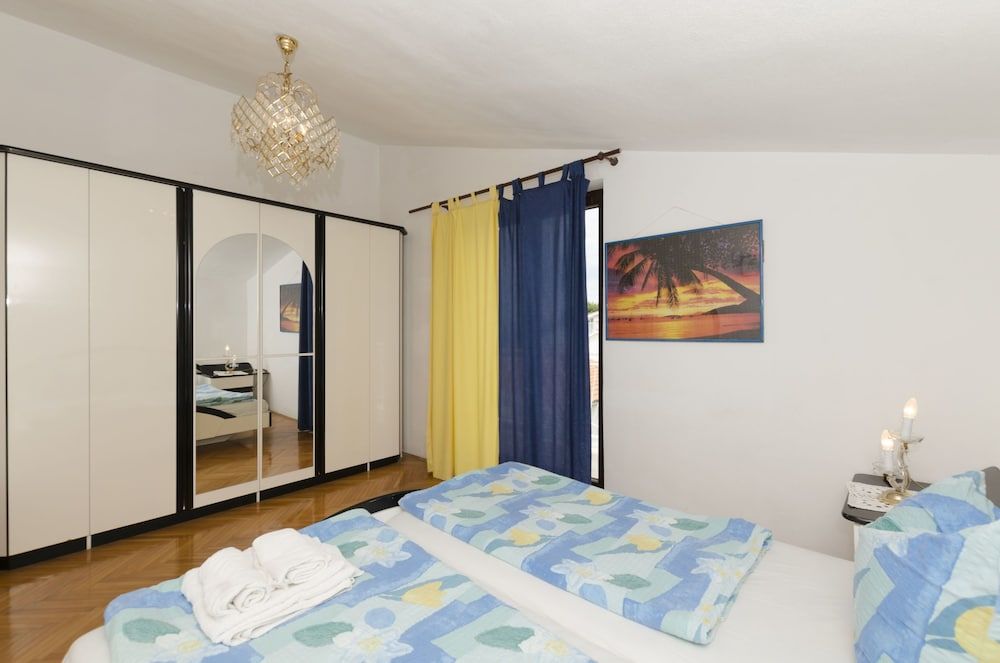 Apartment (A2)