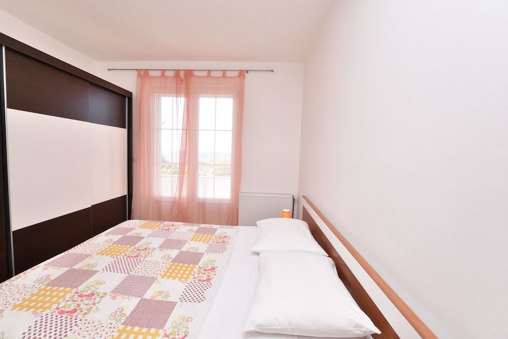 Apartment (A2)