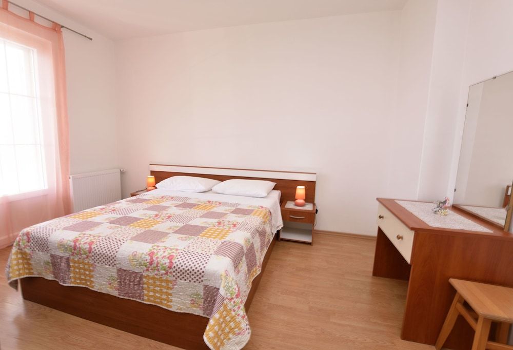 Apartment (A2)