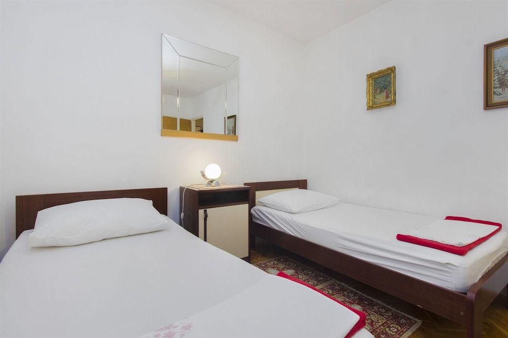 Apartment (A2)
