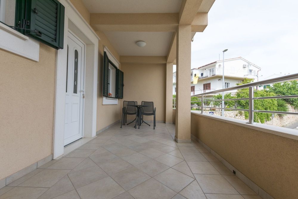 Apartment (A2)
