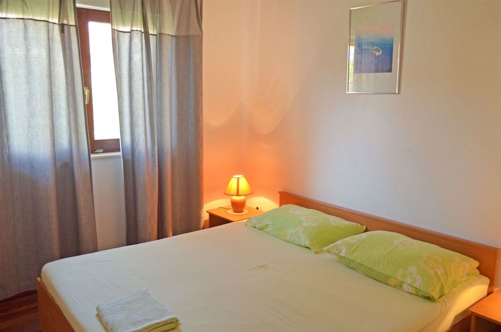 Apartment (A2)