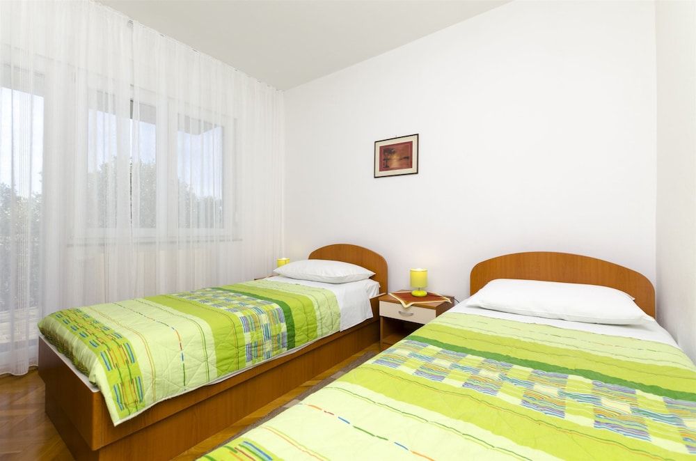 Apartment (A2)