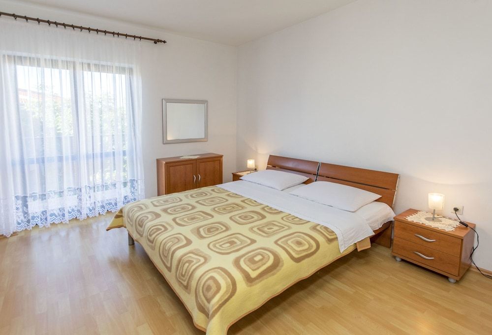 Apartment (A1)