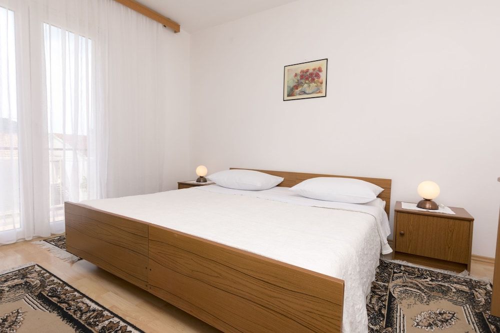 Apartment (A2)