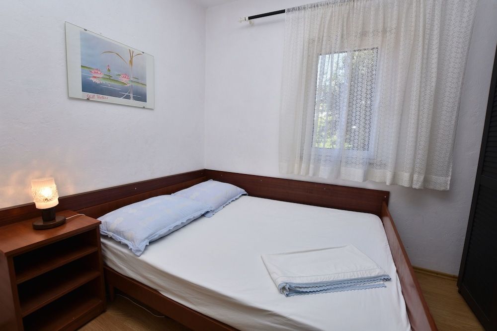 Apartment (A2)