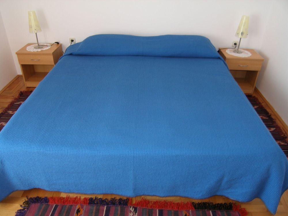 House, 1 Bedroom (2+2)