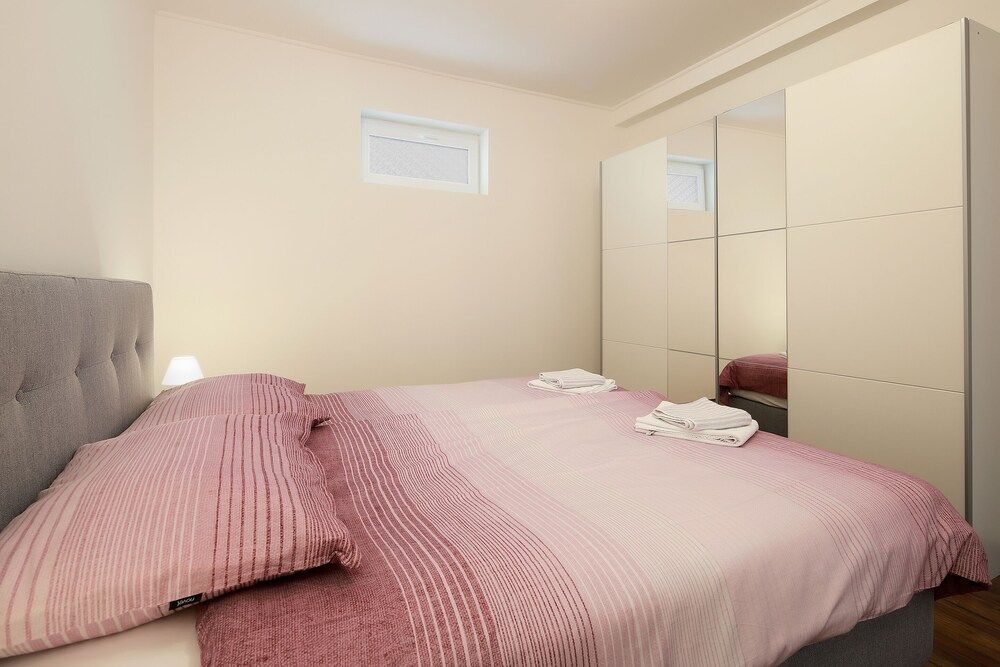 Apartment, 1 Bedroom, Hill View