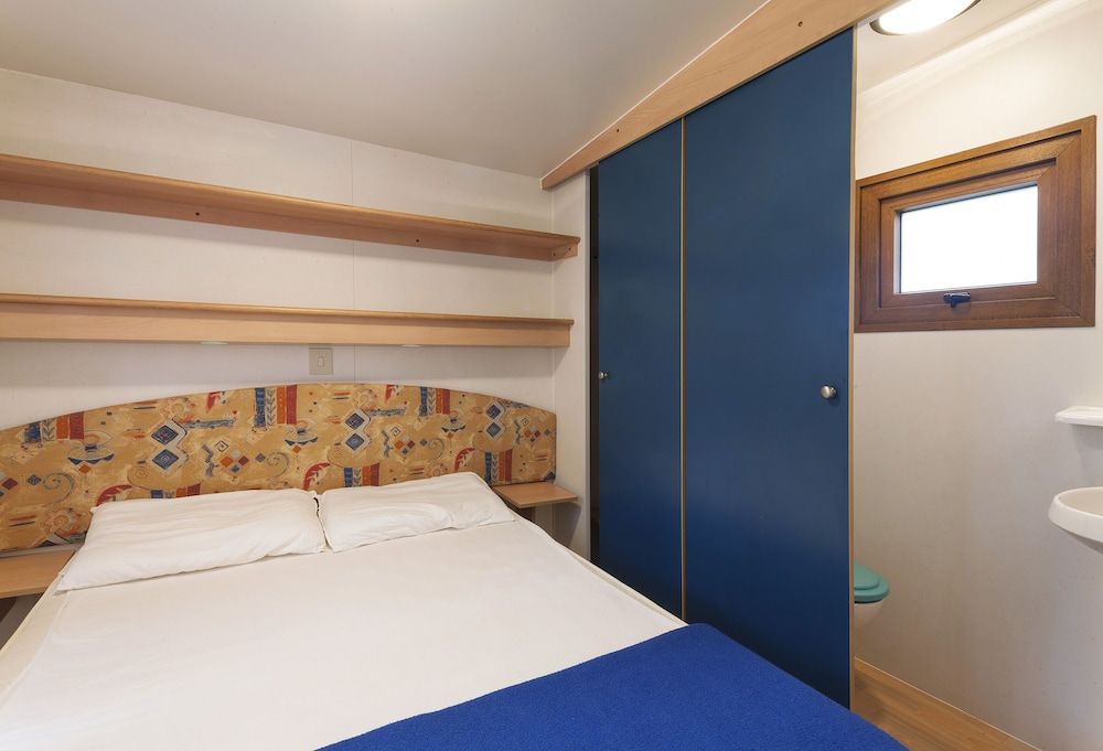 Mobile Home, 2 Bedrooms